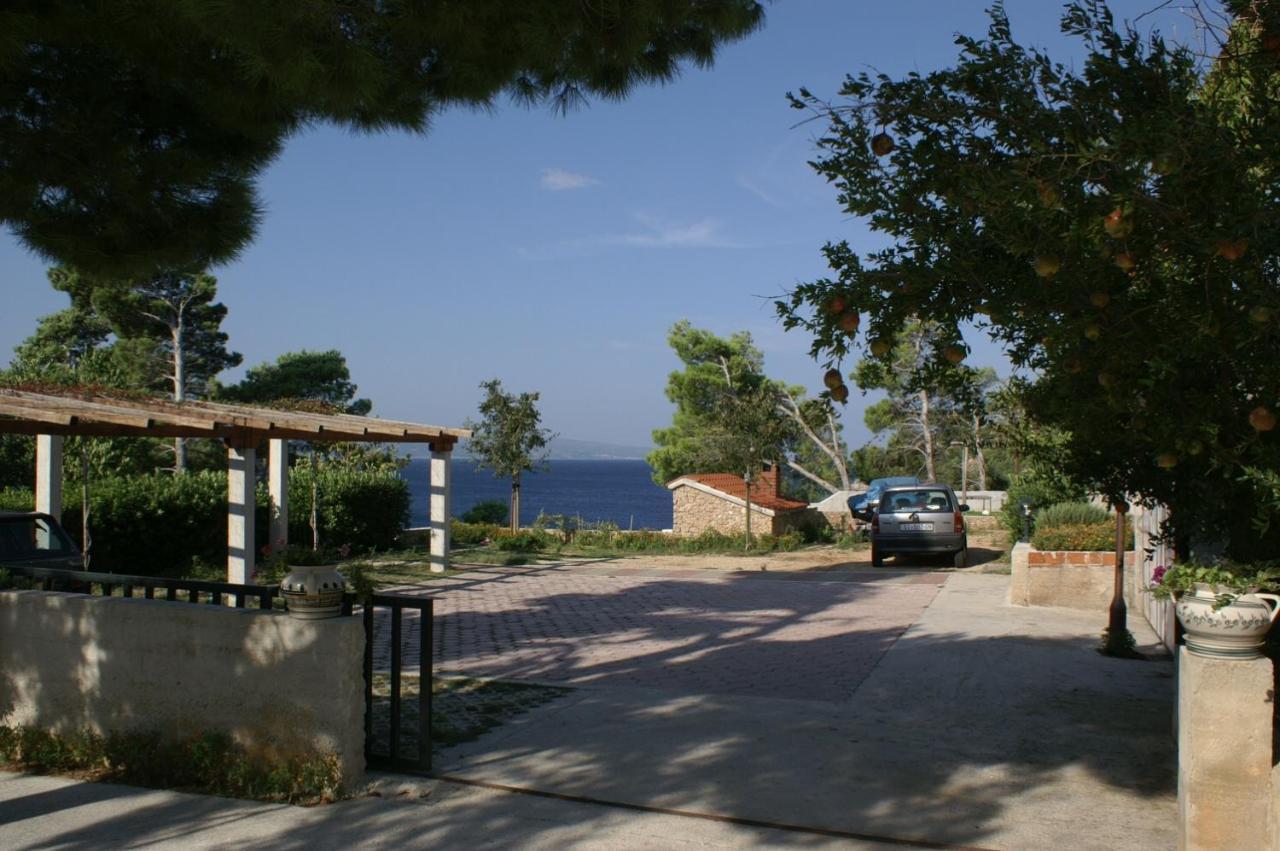 Apartments By The Sea Medici, Omis - 1046 ميميتسا المظهر الخارجي الصورة