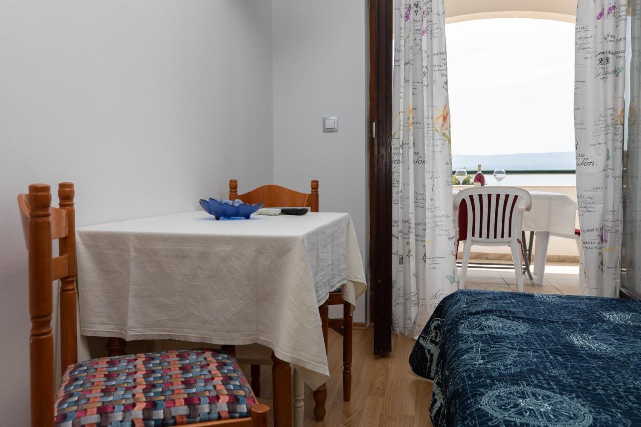 Apartments By The Sea Medici, Omis - 1046 ميميتسا المظهر الخارجي الصورة