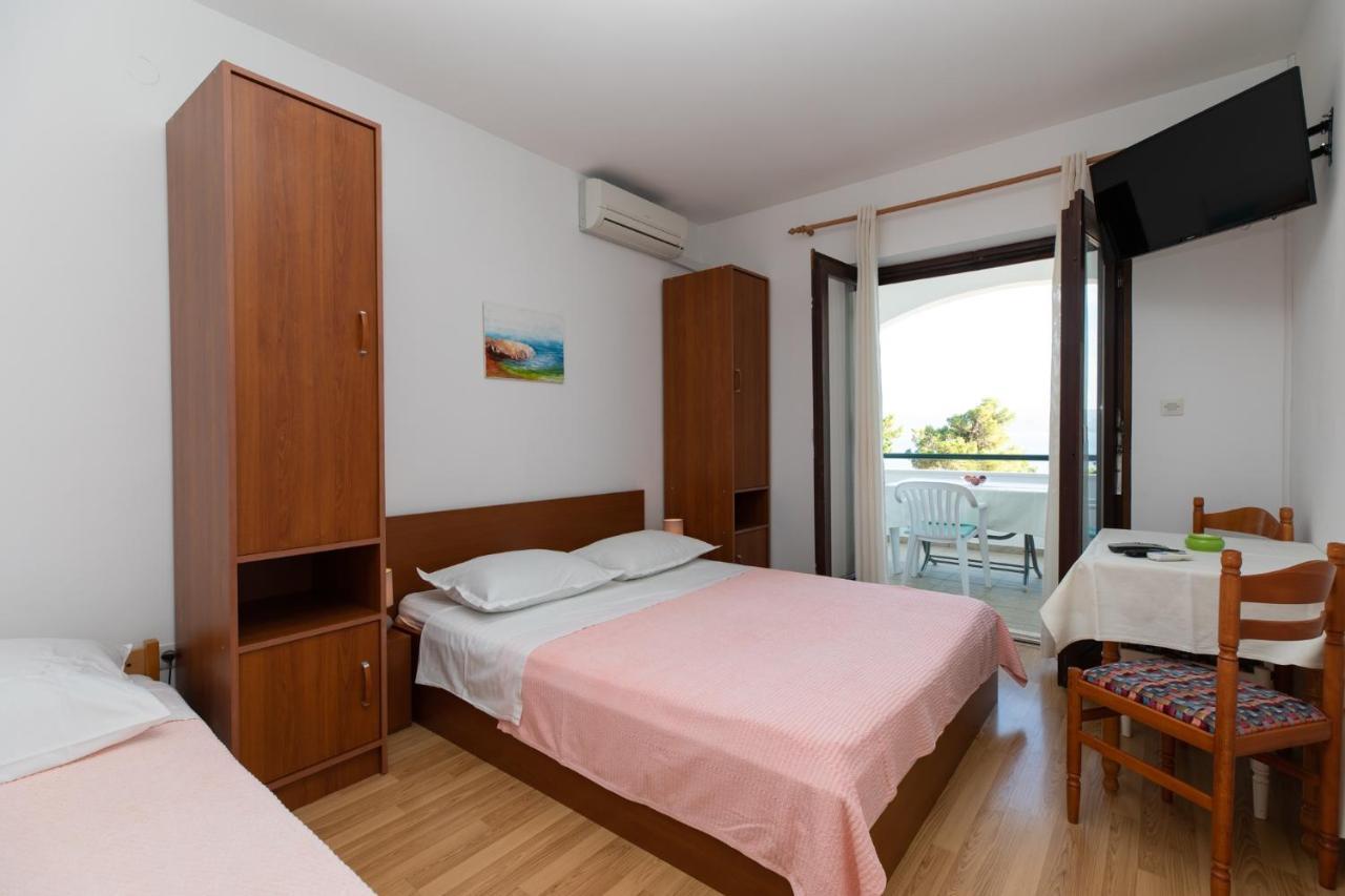 Apartments By The Sea Medici, Omis - 1046 ميميتسا المظهر الخارجي الصورة